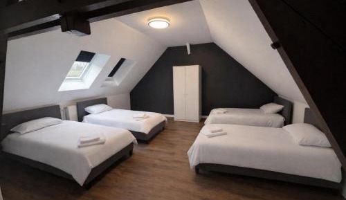 Twin Room with Private Bathroom
