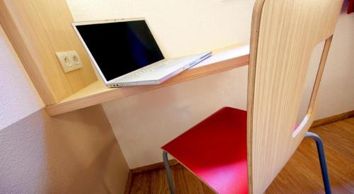 Triple Room (1 Double Bed + 1 Single Bed)