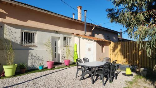 One-Bedroom Apartment with Garden