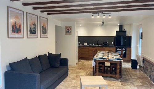 Three-Bedroom Deluxe Apartment