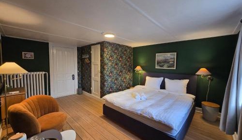 Double Room with Private Bathroom