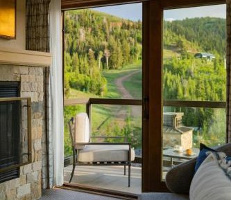 Astor Suite, 1 Bedroom Suite, 1 King, Corner view
