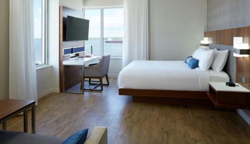 1 KING BED CORNER