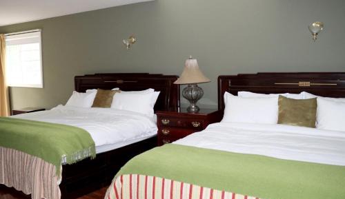 King Room with Two King Beds