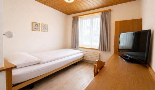 Standard Single Room with Shared Bathroom