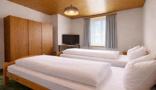 Twin Room with Shared Bathroom