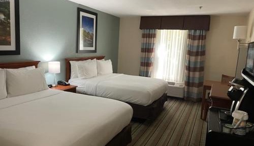 Standard Queen Room