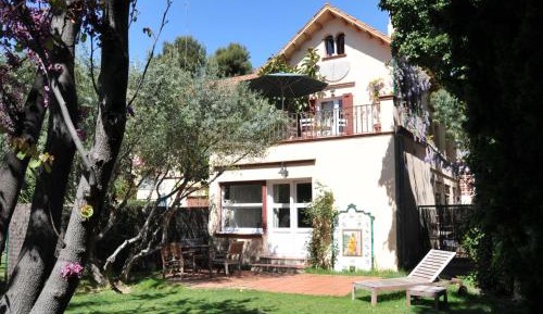 Two-Bedroom Apartment with Garden
