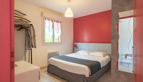 One-Bedroom Apartment with Garden