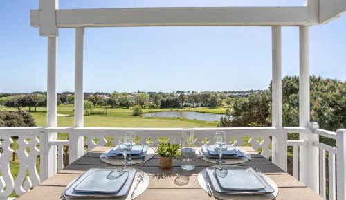 Superior One-Bedroom Apartment with Balcony