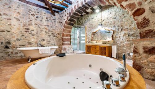 Deluxe Double Room with Shower
