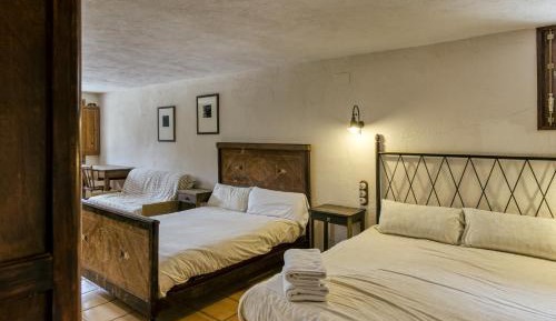 One-Bedroom Apartment with Garden View