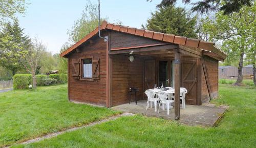 Two-Bedroom Deluxe Apartment with Garden View