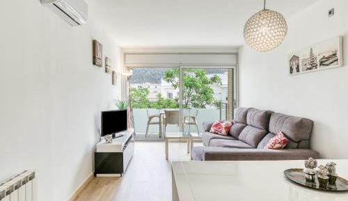 Three-Bedroom Premium Apartment with Balcony