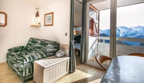 Two-Bedroom Deluxe Apartment with Balcony