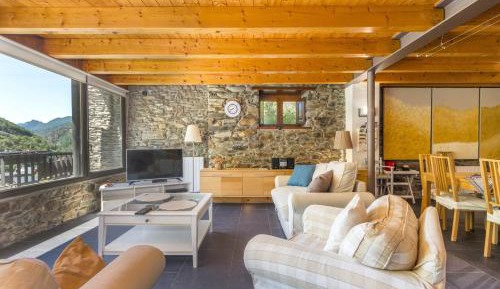 Two-Bedroom Apartment with Mountain View
