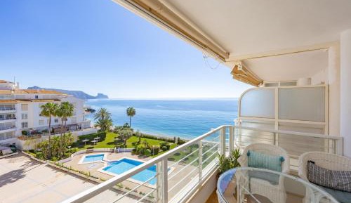 Three-Bedroom Premium Apartment with Balcony