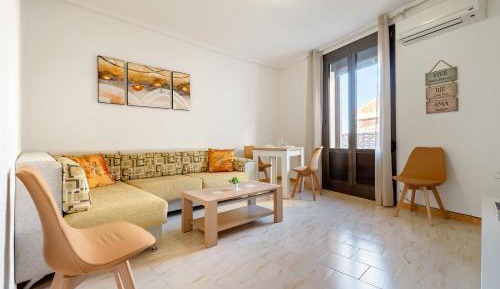 Two-Bedroom Deluxe Apartment with Balcony