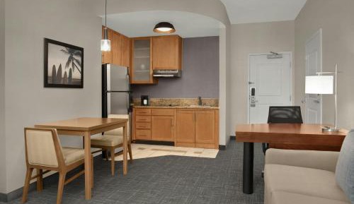 One-Bedroom King Suite with Sofa Bed and Roll-in Shower - Mobility Accessible