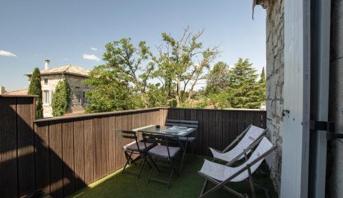 Superior One-Bedroom Apartment with Balcony