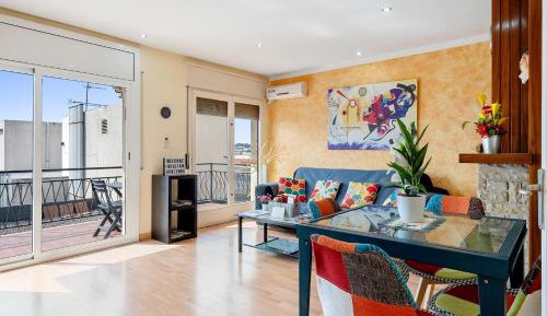 Two-Bedroom Deluxe Apartment with Balcony