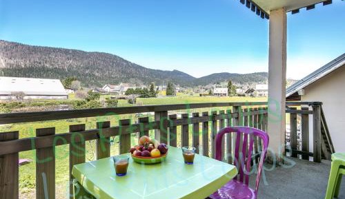 Two-Bedroom Deluxe Apartment with Garden View