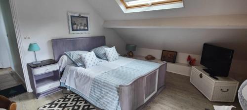 Two-Bedroom Deluxe Apartment with Garden View