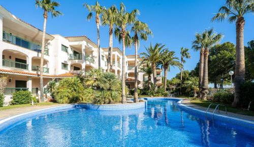 Two-Bedroom Deluxe Apartment with Ocean View