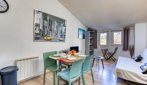 Superior One-Bedroom Apartment with Balcony