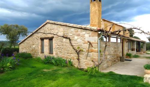 Three-Bedroom Apartment with Mountain View