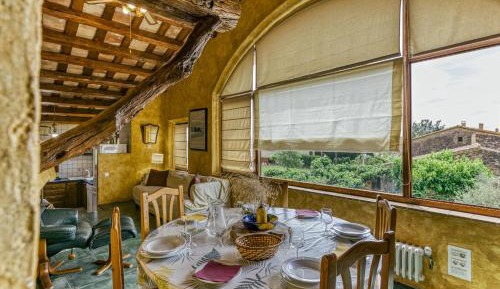 Two-Bedroom Deluxe Apartment with Garden View