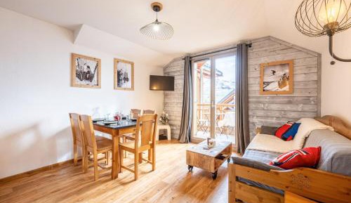 Two-Bedroom Deluxe Apartment with Balcony