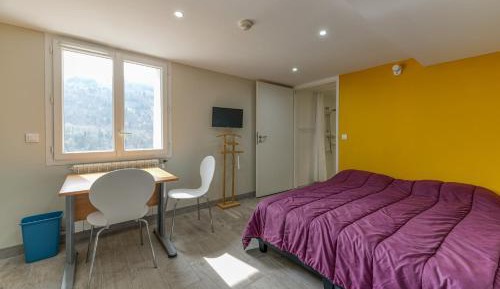 Studio with Mountain View