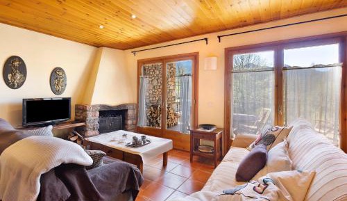 Two-Bedroom Deluxe Apartment with Garden View
