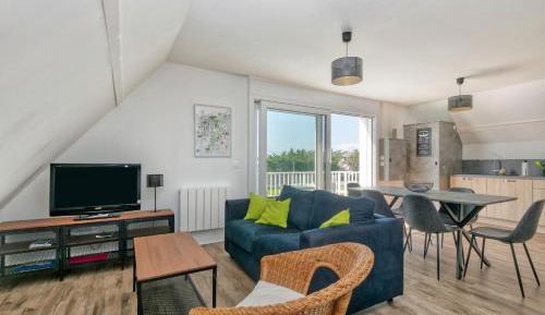 Two-Bedroom Deluxe Apartment with Ocean View