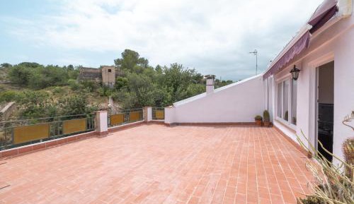Two-Bedroom Deluxe Apartment with Balcony