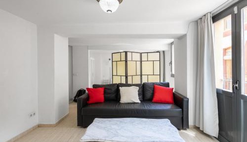 Superior One-Bedroom Apartment with Balcony