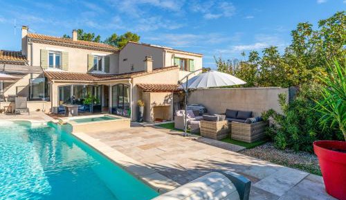 Villa with Garden View