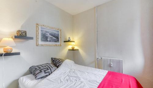 Apartment with Shower