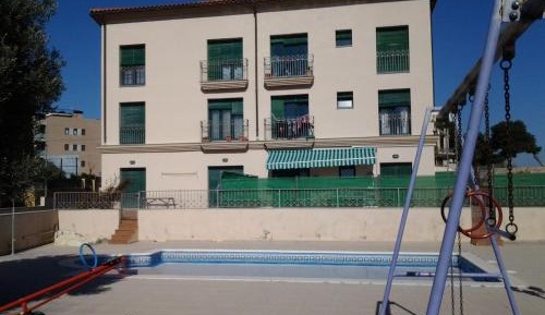 Two-Bedroom Deluxe Apartment with Garden View