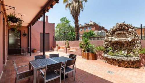 Two-Bedroom Deluxe Apartment with Balcony