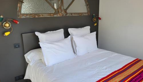 Standard Queen Room