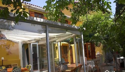 Villa with Garden View