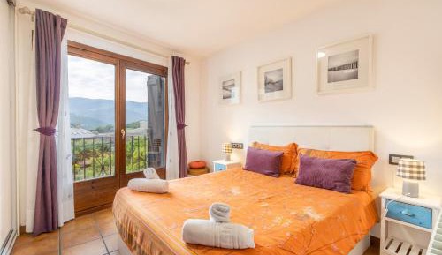Two-Bedroom Deluxe Apartment with Balcony