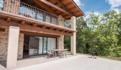 Two-Bedroom Deluxe Apartment with Garden View