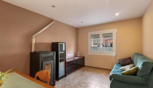 Three-Bedroom Apartment with Mountain View