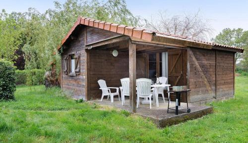 Two-Bedroom Deluxe Apartment with Garden View