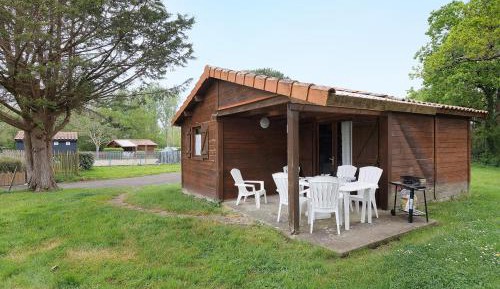 Two-Bedroom Deluxe Apartment with Garden View