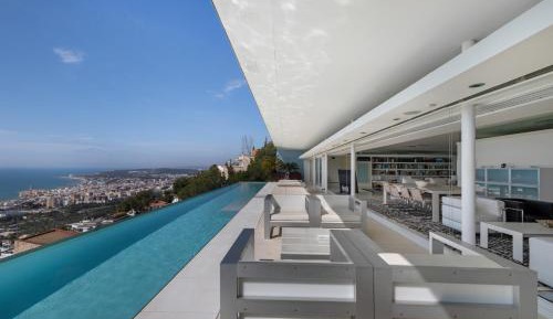 Villa with Sea View