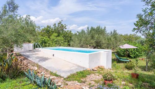 Villa with Garden View